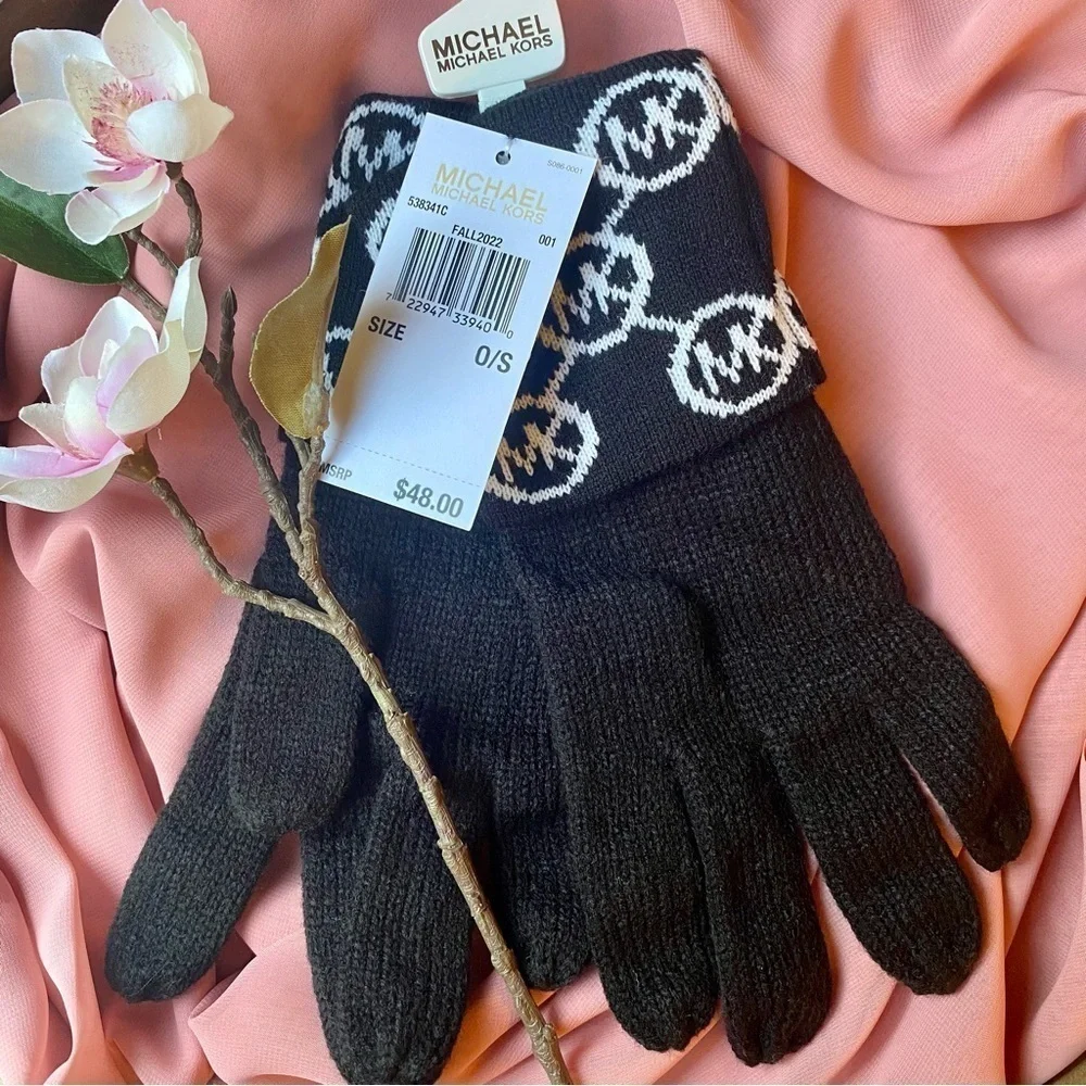 Michael‎ Michael Kors New Black and White Jet Set Logo Knit Cuff Gloves & Scarf